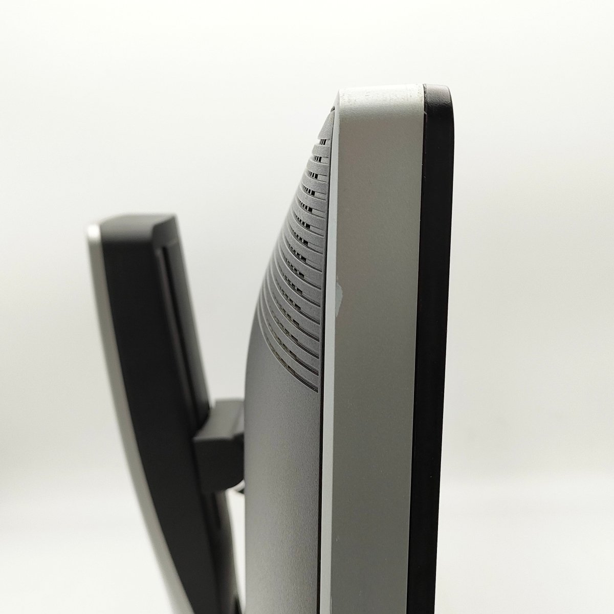 Dell 24インチ液晶モニター U2412Mc - コレダ - 中古パソコンのオンラインショップ -