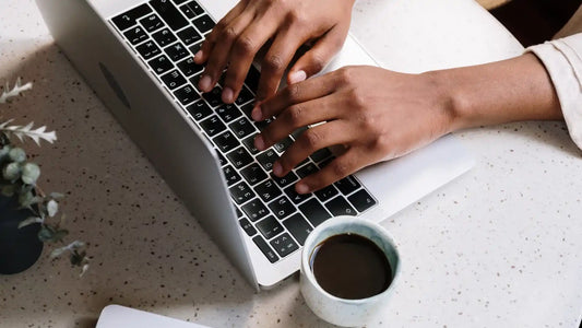 パソコンは何年使える？——寿命の目安・買い替え判断・延命術を“数字”で整理【2025年版】