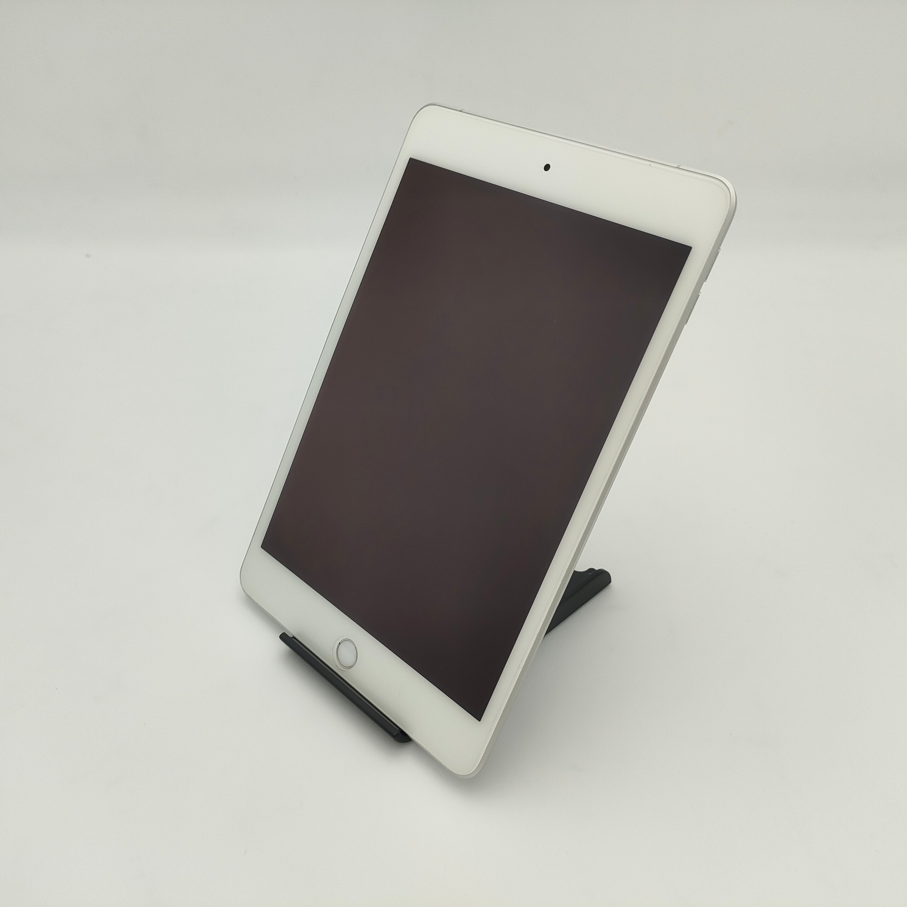 Apple iPad mini 第5世代 Wi-Fi 64GB シルバー MUX62J/A SIMロック解除済み(docomo) 【再生品】