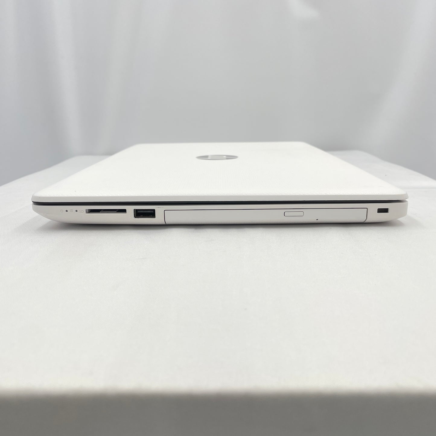 HP Laptop 15-da2023TU（Core i5 10210U / メモリ8GB / 15.6インチ / ホワイト）