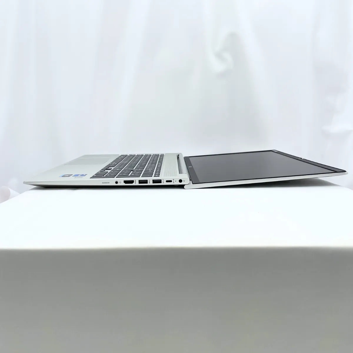 HP ProBook 450 G9 ( Corei7-12世代 / メモリ16GB / 15.6インチ/ SSD512GB )