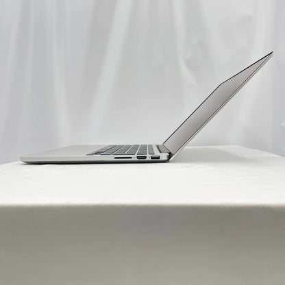 【特別価格提供品】Apple MacBook Pro（Corei7 / メモリ8GB / 13.3インチ）