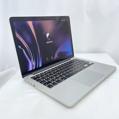 【特別価格提供品】Apple MacBook Pro（Corei7 / メモリ8GB / 13.3インチ）