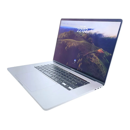 Apple MacBook Pro（Core i9 / メモリ32GB / 16インチ / SSD 4TB）