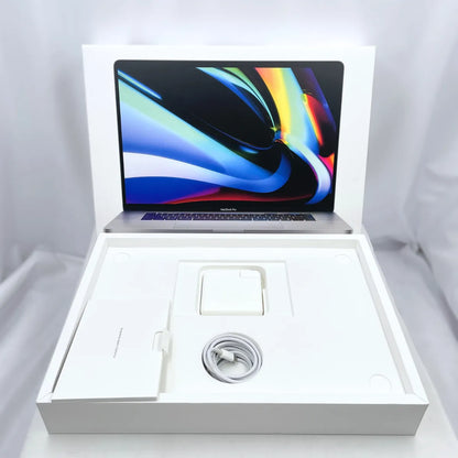 Apple MacBook Pro（Core i9 / メモリ32GB / 16インチ / SSD 4TB）