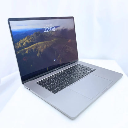 Apple MacBook Pro（Core i9 / メモリ32GB / 16インチ / SSD 4TB）