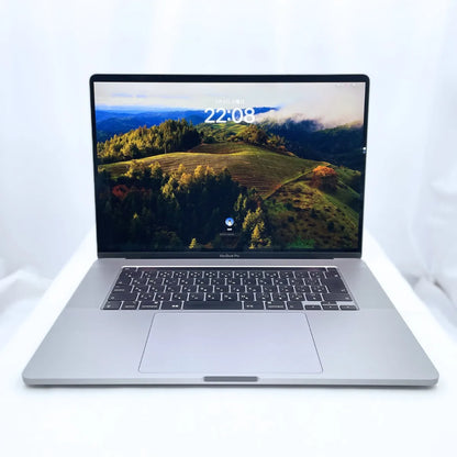 Apple MacBook Pro（Core i9 / メモリ32GB / 16インチ / SSD 4TB）