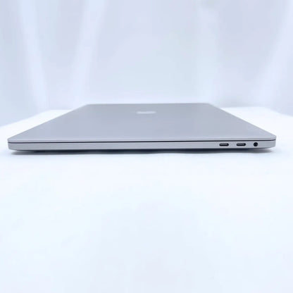 Apple MacBook Pro（Core i9 / メモリ32GB / 16インチ / SSD 4TB）