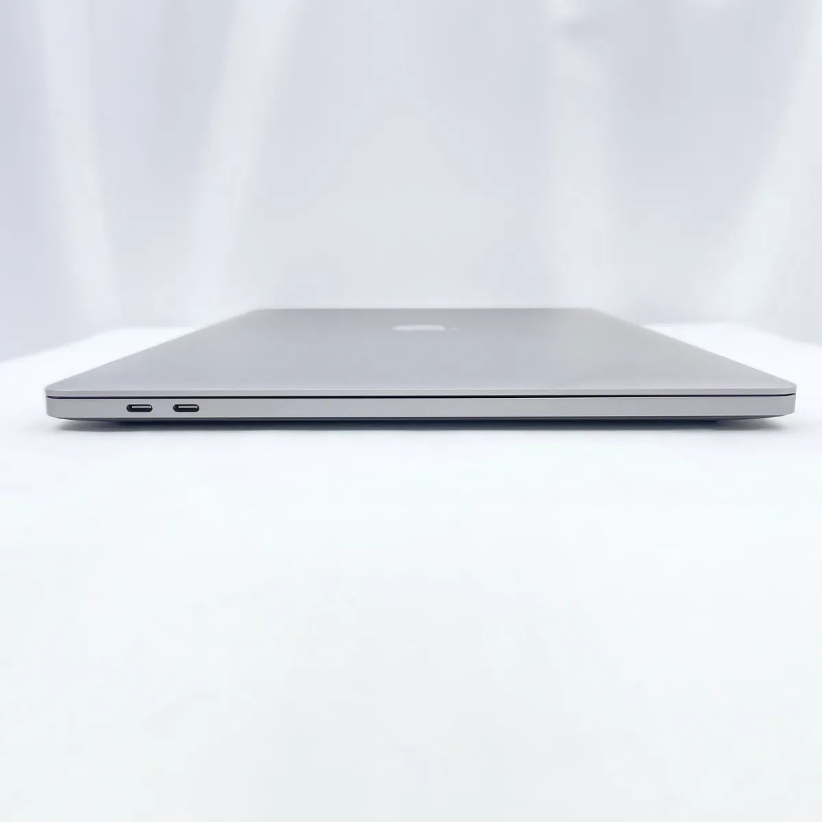 Apple MacBook Pro（Core i9 / メモリ32GB / 16インチ / SSD 4TB）