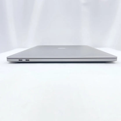 Apple MacBook Pro（Core i9 / メモリ32GB / 16インチ / SSD 4TB）