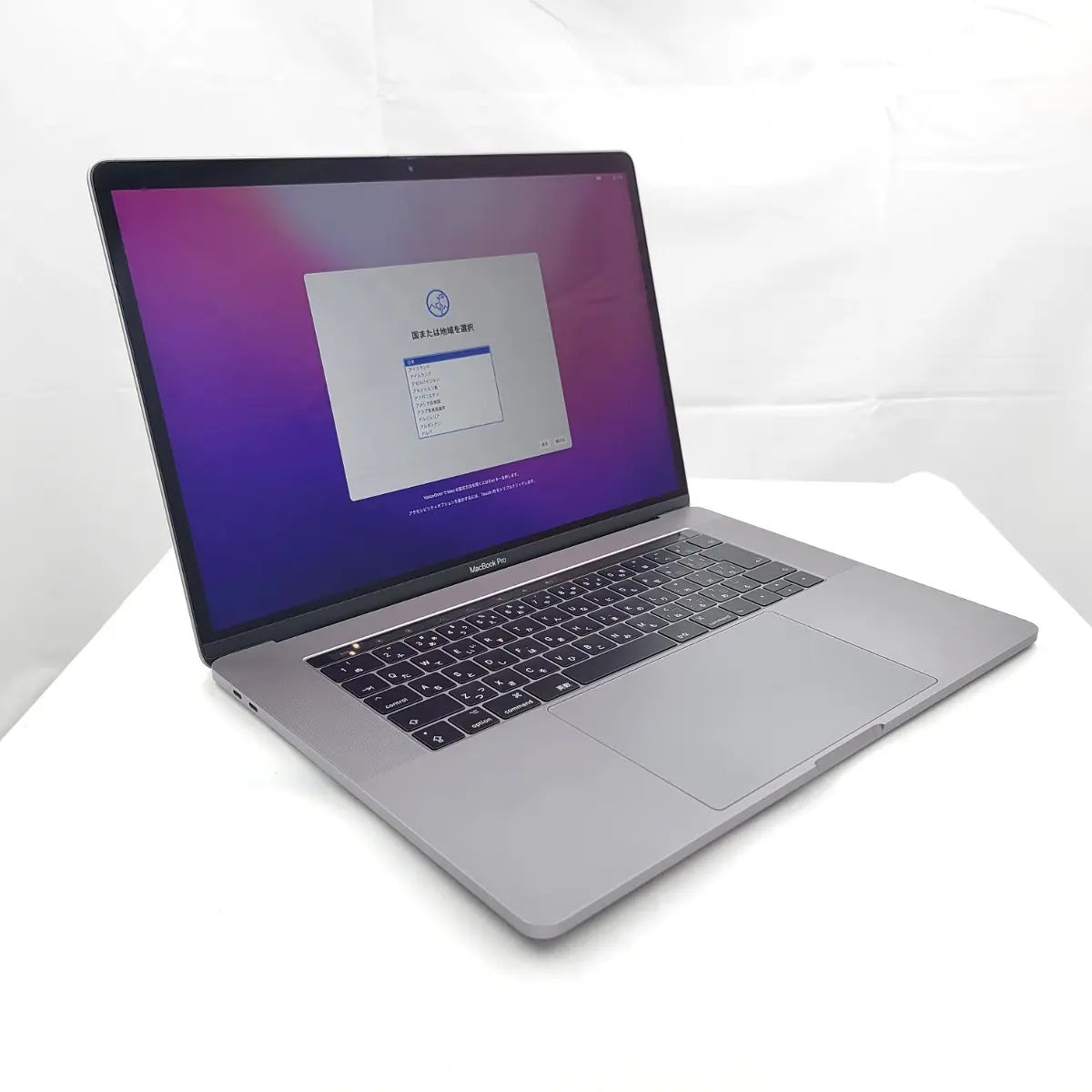 保証付き再整備品│ MacBook Pro 2016 （Corei7 /メモリ16GB / 15インチ / グラボ搭載） │ 中古パソコンならコレダ