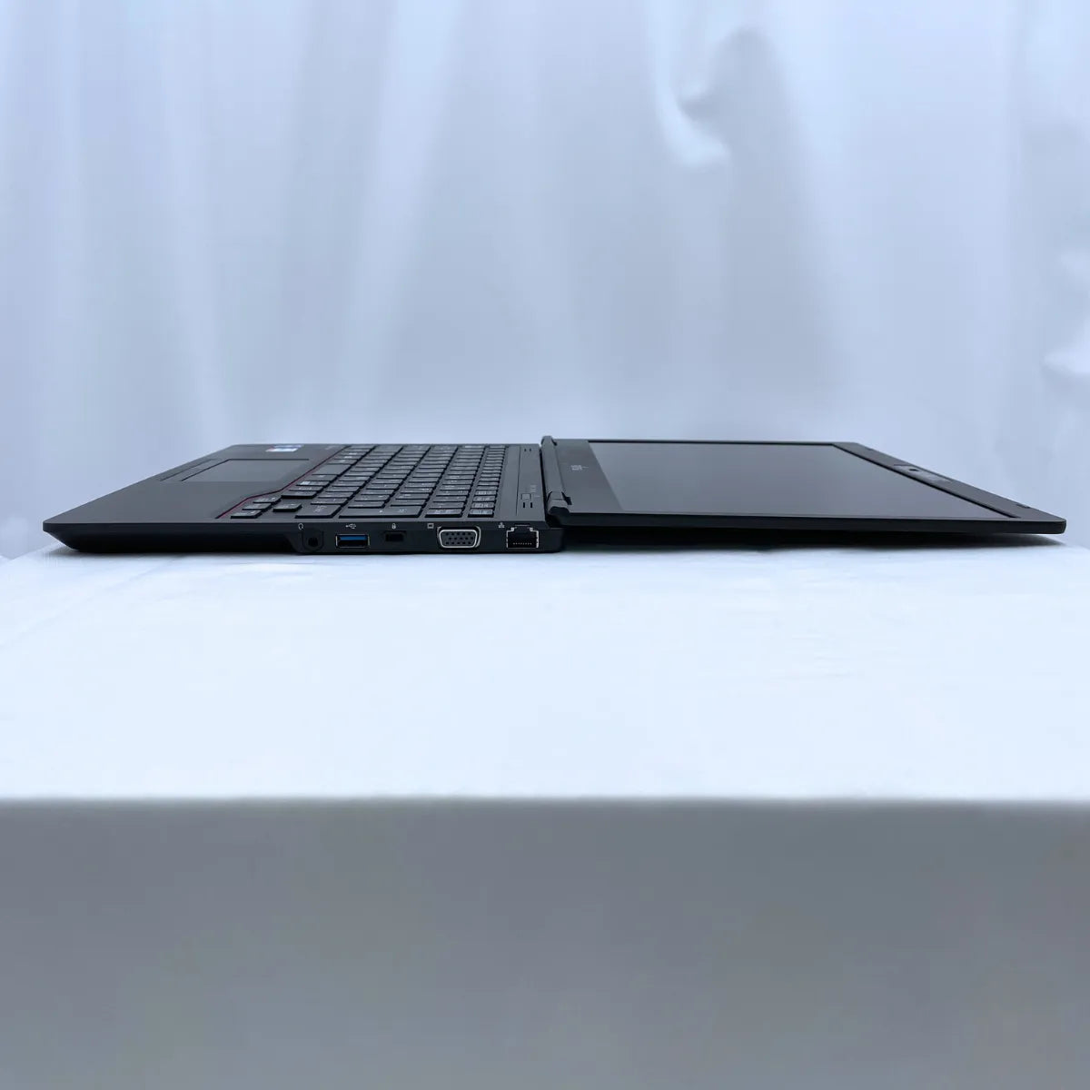 富士通 LIFEBOOK U9311/HW ( Corei5-11世代 / メモリ8GB / 13.3インチ )