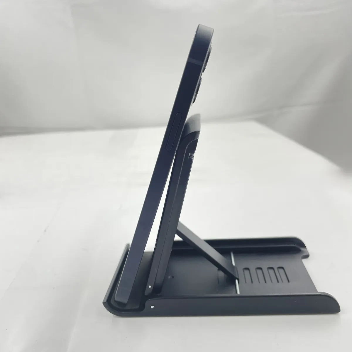 【歳末＆新春SALE】iPhone 12 64GB SIMフリー （ブラック）※再生品