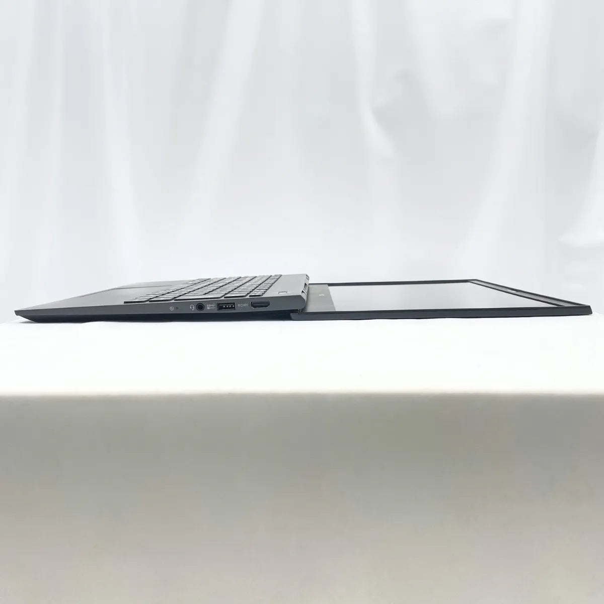 NEC VersaPro PC-VKT16GZG9（Corei5 / メモリ8GB / 13.3インチ）