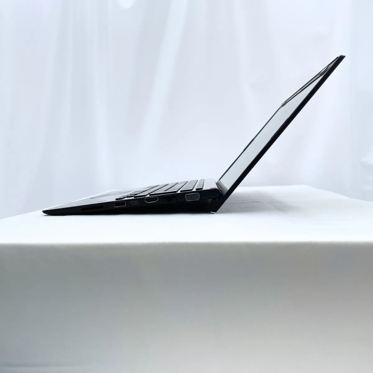 【特別価格提供品】VAIO Pro PG VJPG13C12N（Corei5 / メモリ8GB / 14インチ）