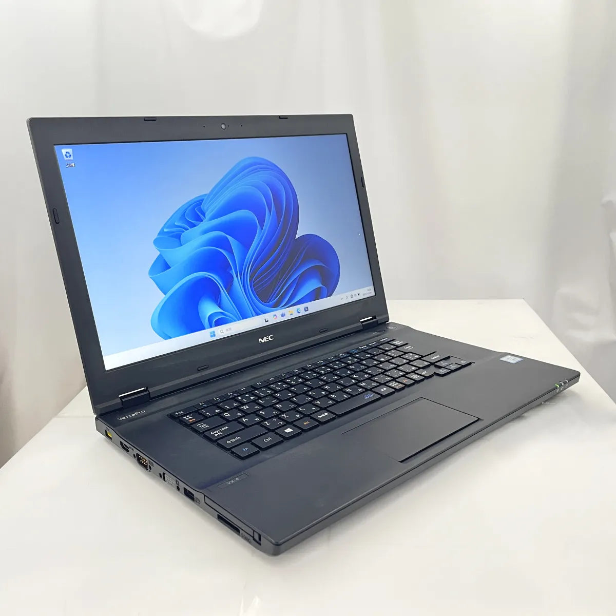 NEC VersaPro PC-VKT16XZG4 ( Corei5 / メモリ8GB / 15.6インチ / DVD-ROM )